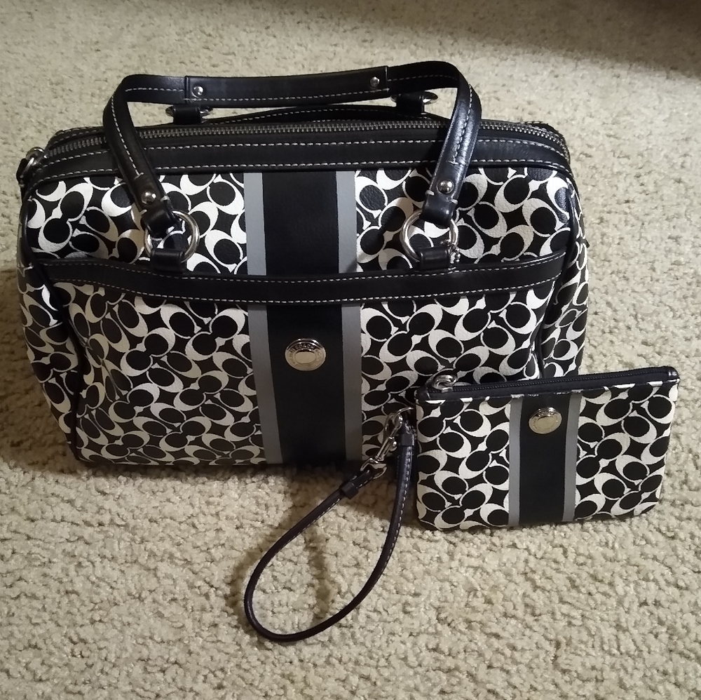 Classic Black & White Coach Purse With Matching Wr